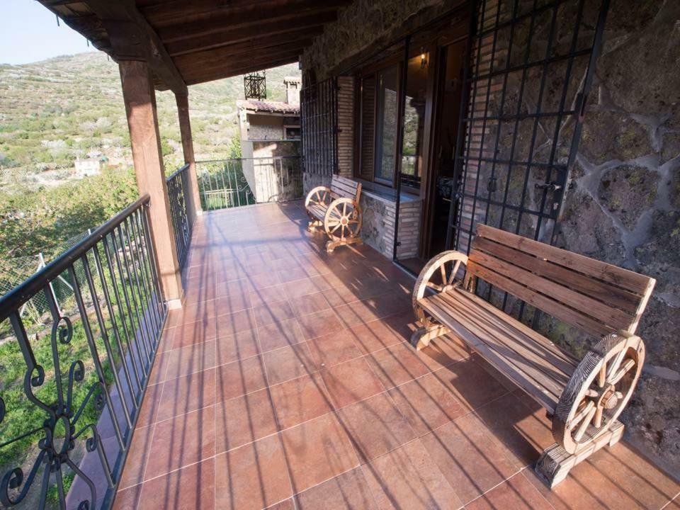 Casa Rural Apartamento Las Malpicas Navaconcejo Eksteriør bilde